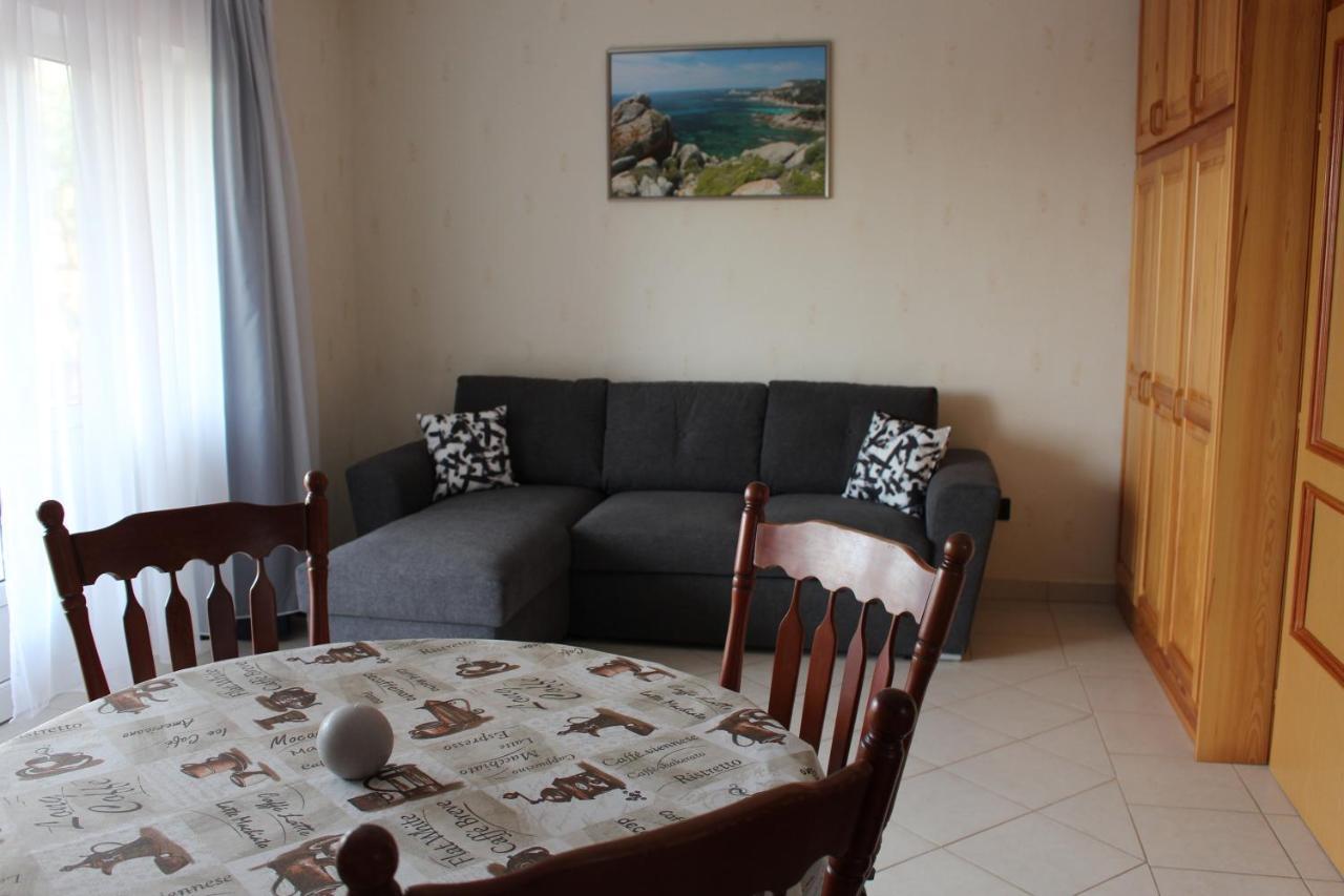 Lizi Apartman Alsóörs Exterior foto