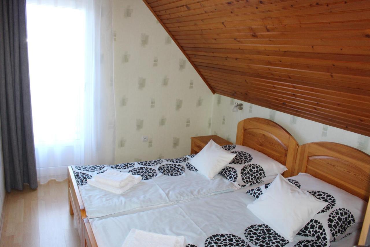 Lizi Apartman Alsóörs Exterior foto