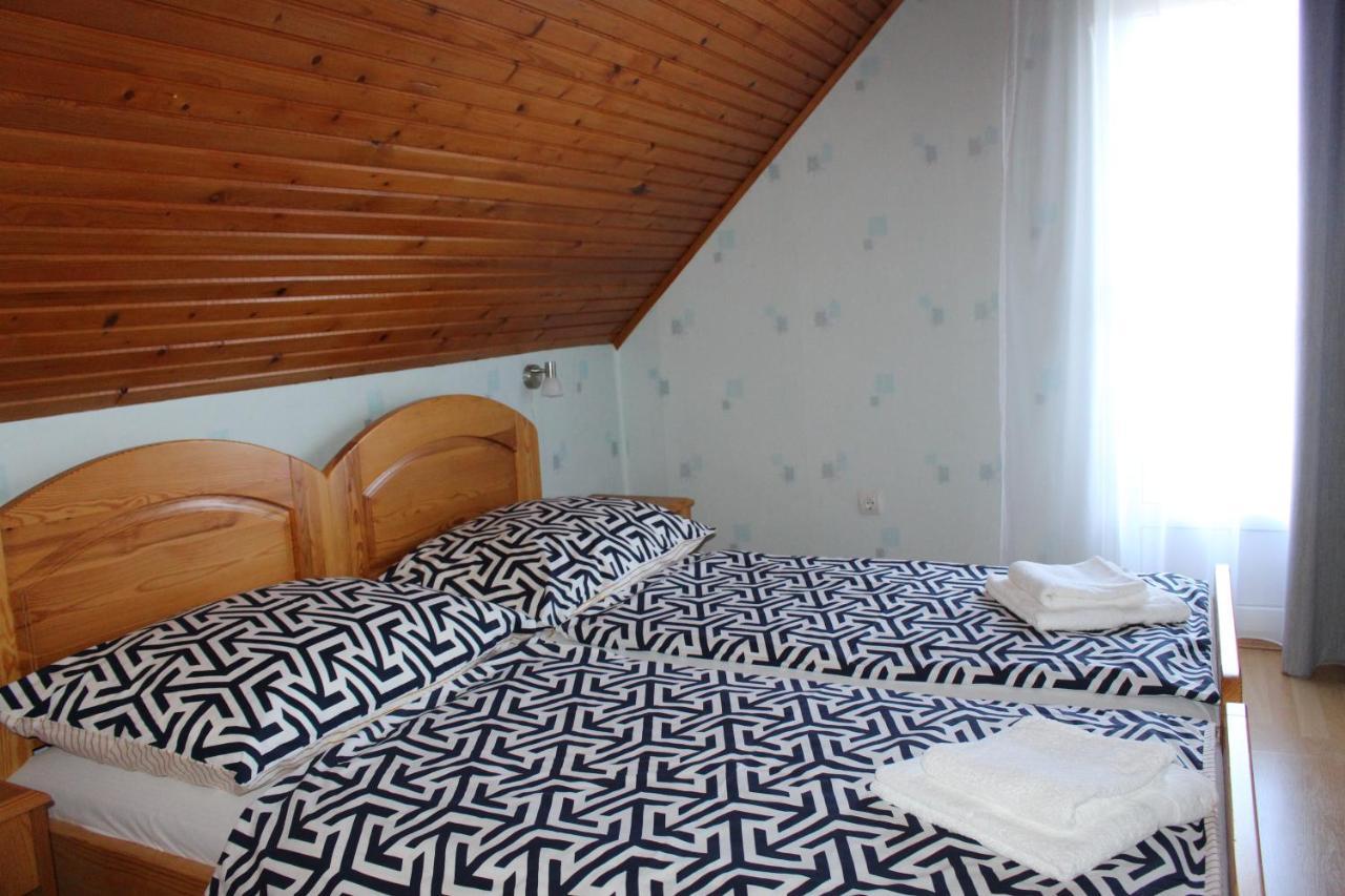 Lizi Apartman Alsóörs Exterior foto